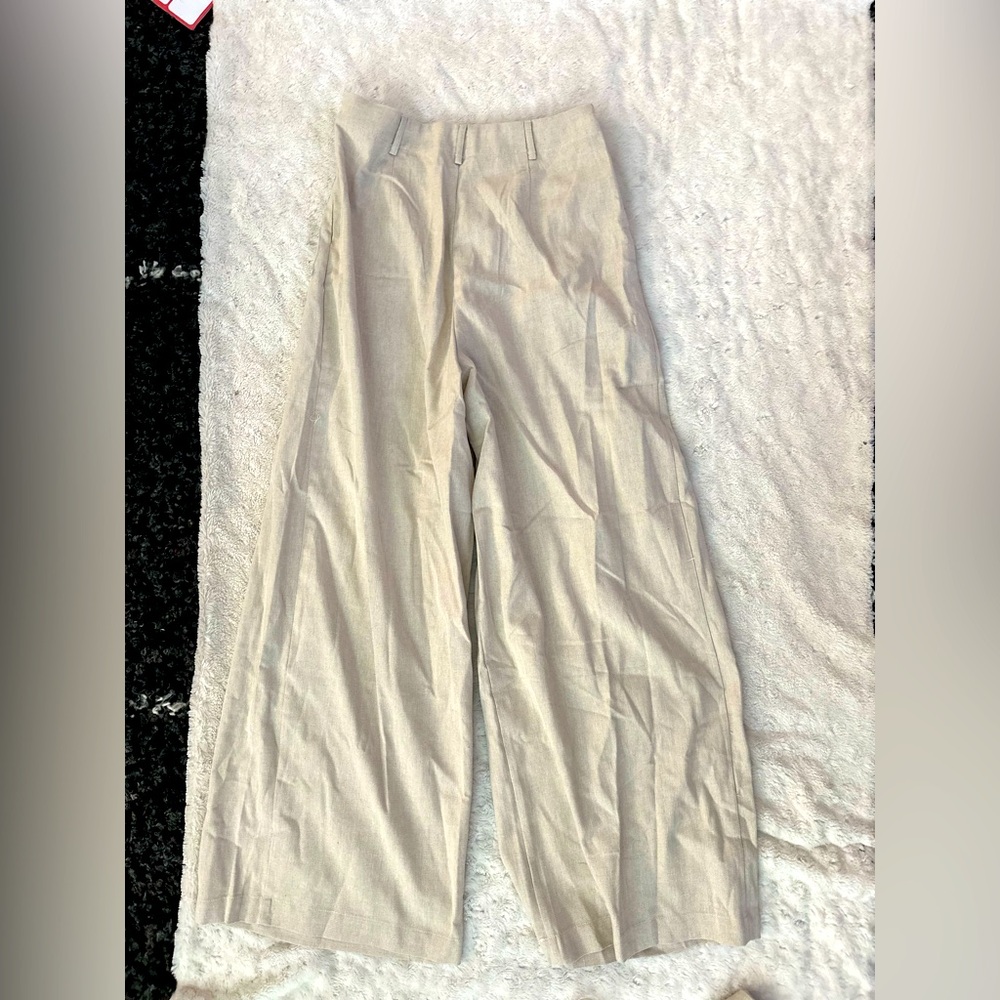 Commense Wide-Leg Pants in Light Beige - Picture 6 of 16